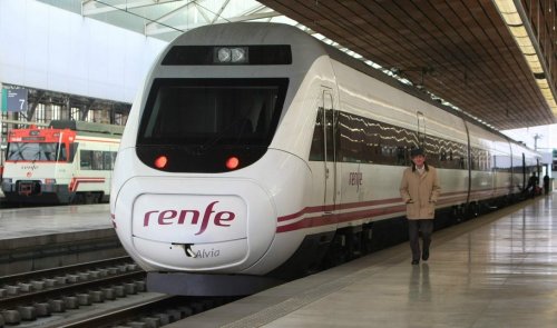 Alvia en la estación Abando de Bilbao