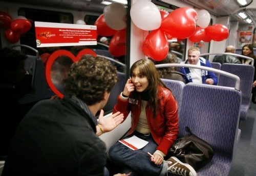 GERMANY-VALENTINE-TRAIN-BAHN-SPEED-DATING (AFP) GERMANY-VALENTINE-TRAIN-BAHN-SPEED-DATING (AFP)