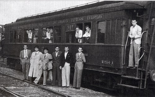 Jugadores del Athletic antes de la salida del tren (Manu Cecilio) Jugadores del Athletic antes de la salida del tren (Manu Cecilio)