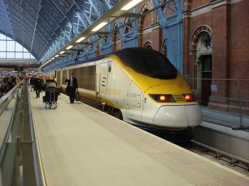 Eurostar_at_St_Pancras_railway_station