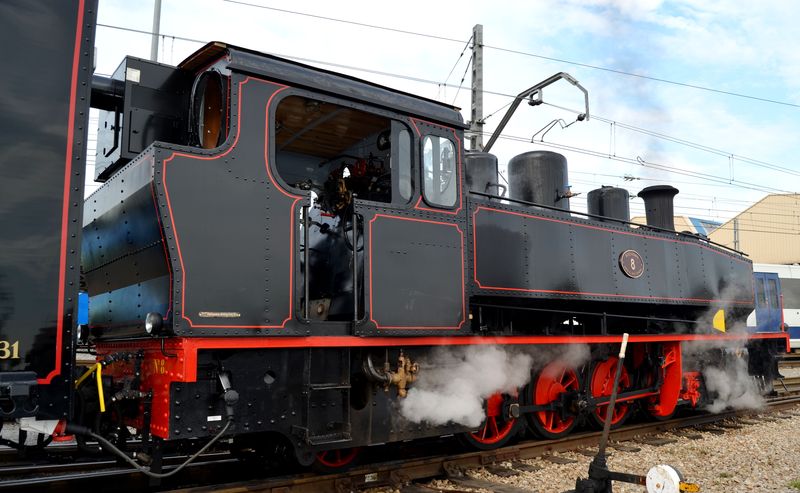 locomotora-va8-restaurada-por-feve-en-el-berron