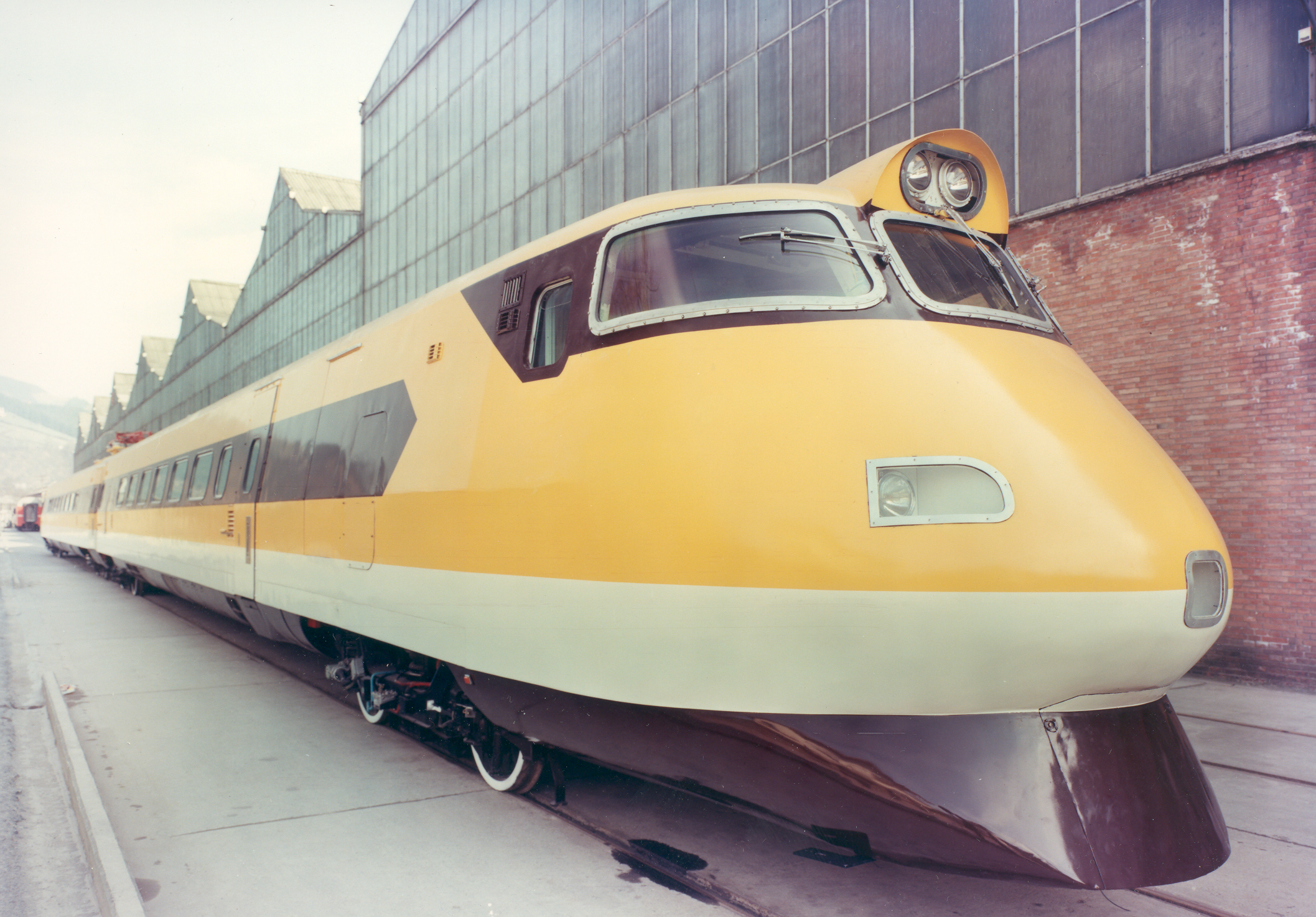 Renfe-Pendolino-en-fábrica-caf