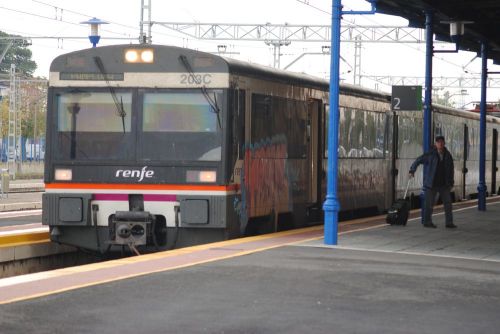 viajero-estacion-navarra-castejon-de-ebro