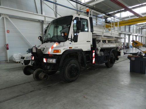 unimog-Tranvía-Gasteiz-2013