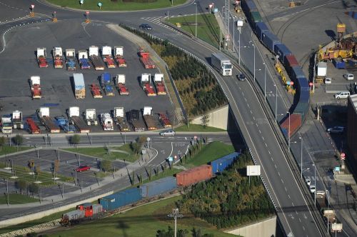 mercancias-salen-del-puerto-de-bilbao