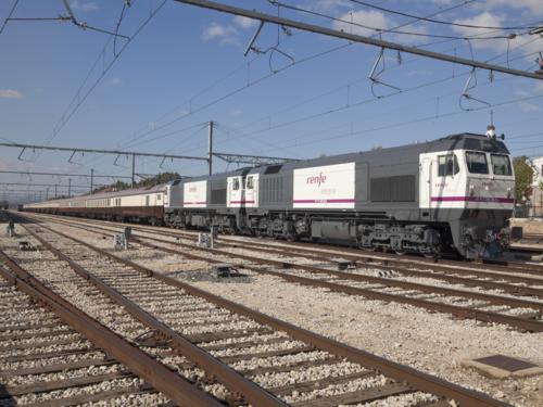 alandalus-remolcado-dos-locomotoras