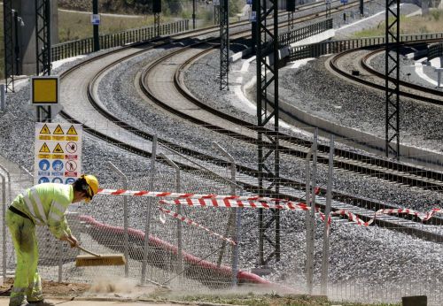 TRABAJOS DE REPARACIÓN UN MES DESPUÉS DE LA TRAGEDIA