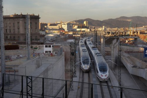 dos-trenes-ave-en-pruebas-tramo-catalan