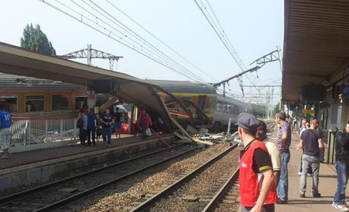 accidente-eclisa-via-cerca-paris
