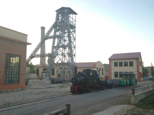 hulla-tira-tren-minero-utrillas