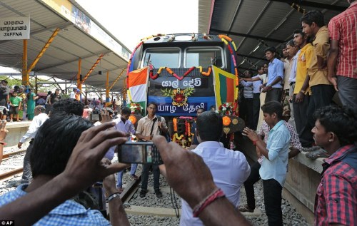 Sri-Lankan-ethnic-Tamils-trains