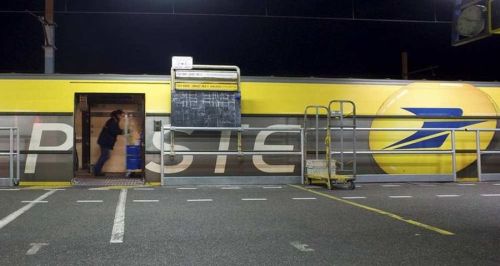 tren-amarillo-laposte-tgv-francia