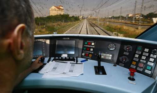 ave-leon-cabina-tren