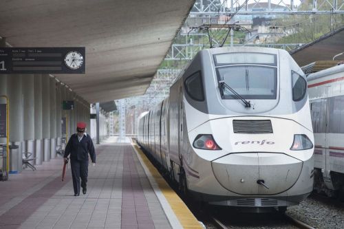 tren-renfe-larga-distancia-santander