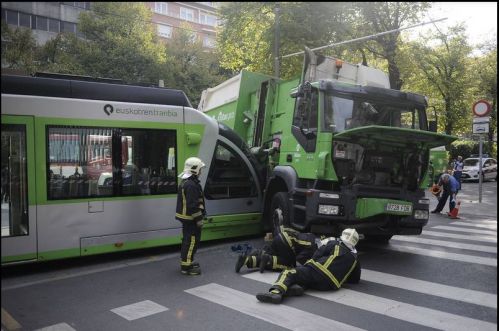 accidente-tranvia-camion-basura-luis-calabor