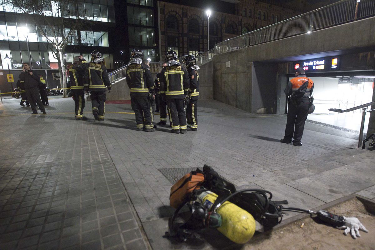 bomberos-incendio-humo-tuneles-renfe
