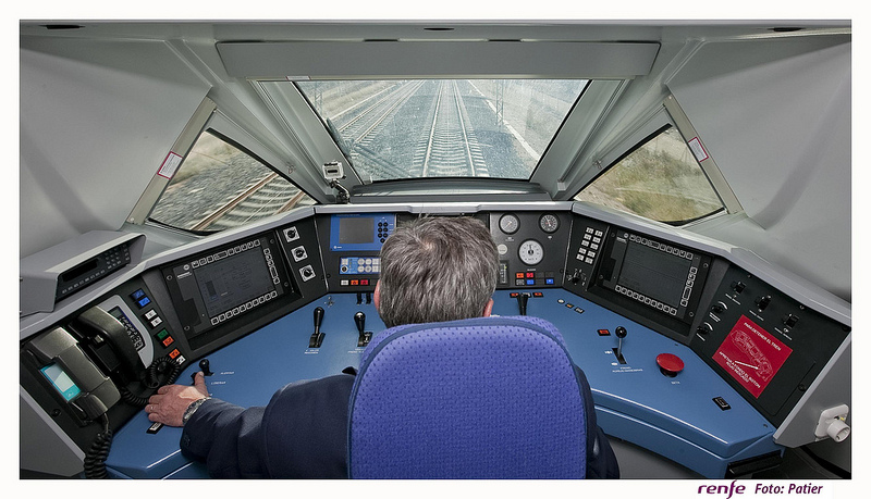 Cabina- S-112 (1)-foto-renfe-patier