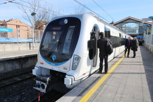 unidades-950-euskotren-txorierri-metro3-pedro-urresti