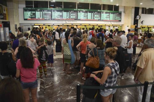 colas-estacion-sants-vacaciones