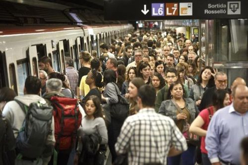 colas-huelga-metro-barcelona-ana-jimenez