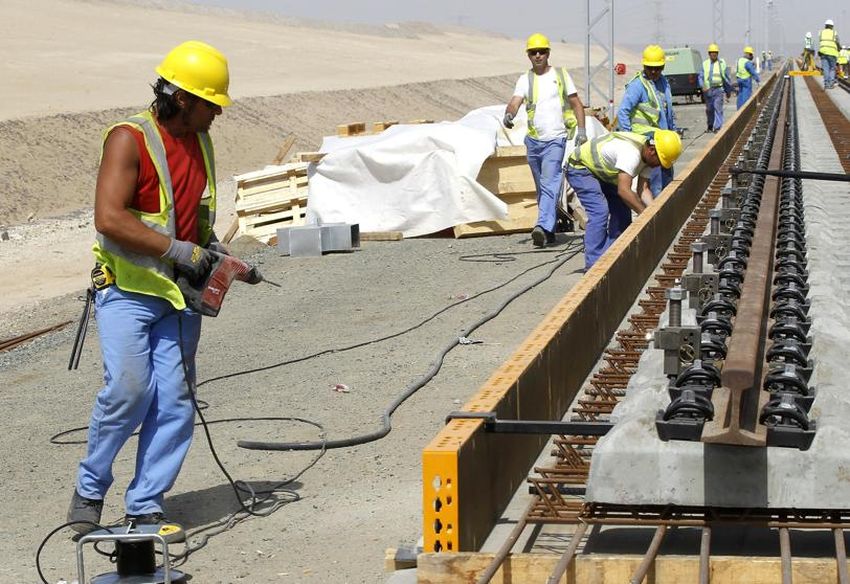 operarios-ave-medina-meca