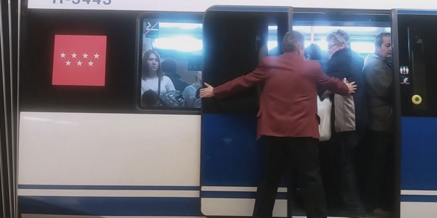 personal-metro-estacion-linea8-madrid